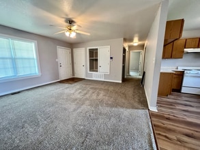 15085 E Hwy 264 in Lowell, AR - Building Photo - Building Photo