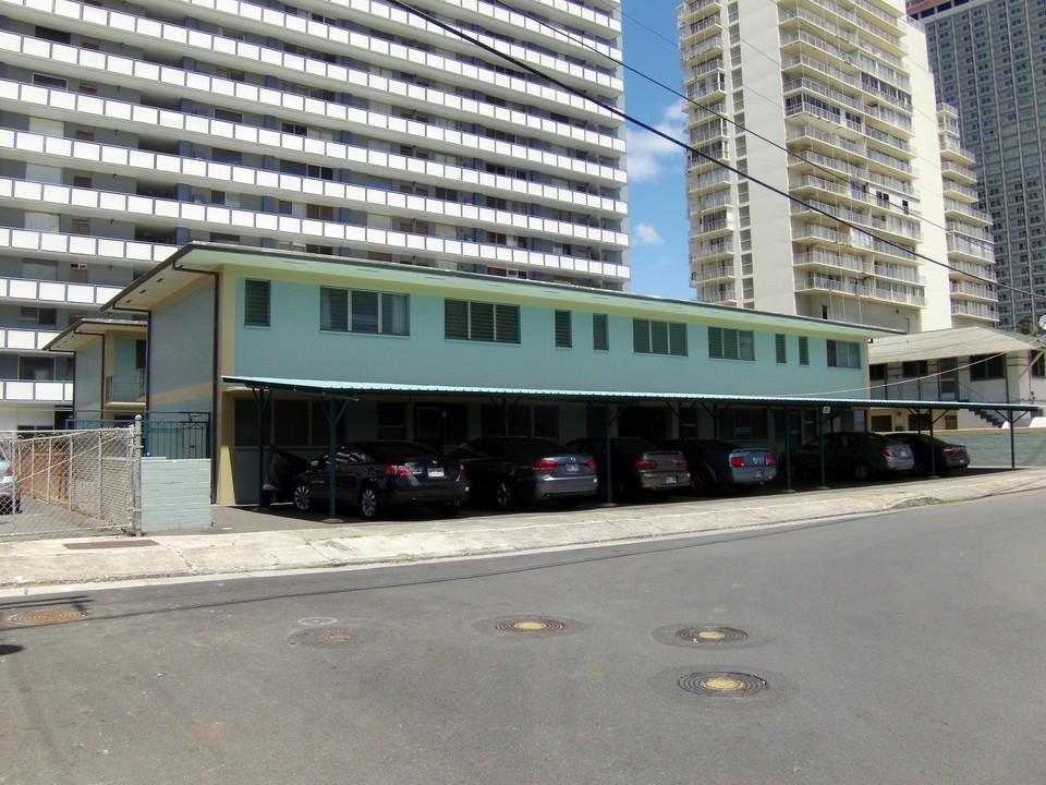 1906 Kahakai Dr in Honolulu, HI - Building Photo