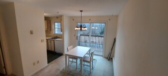 38 Crystal Ln, Unit 38 Crystal Lane Apt. C in Storrs Mansfield, CT - Building Photo