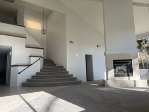 7600 Painted Dunes Dr in Las Vegas, NV - Building Photo - Building Photo