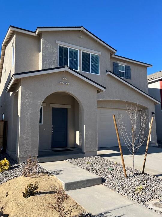 7959 Evaporite Dr in Sparks, NV - Building Photo