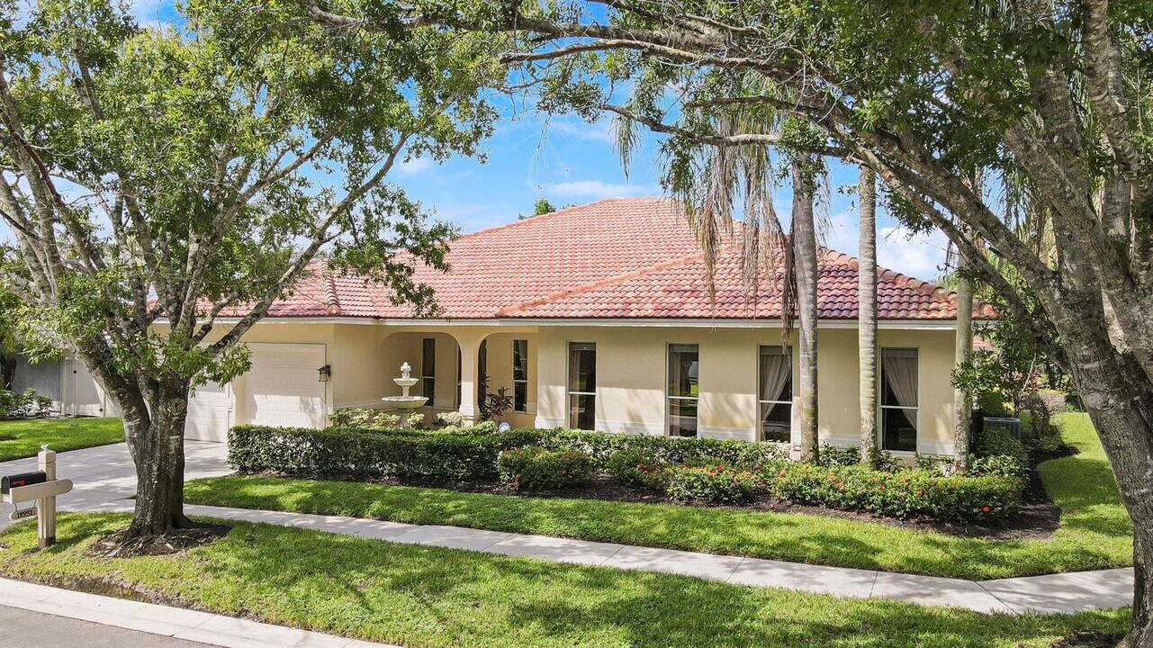 18951 Painted Leaf Ct in Jupiter, FL - Foto de edificio
