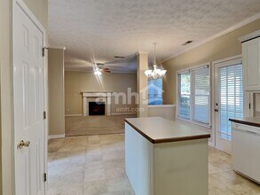 5435 Silk Oak Way in Sugar Hill, GA - Foto de edificio - Building Photo