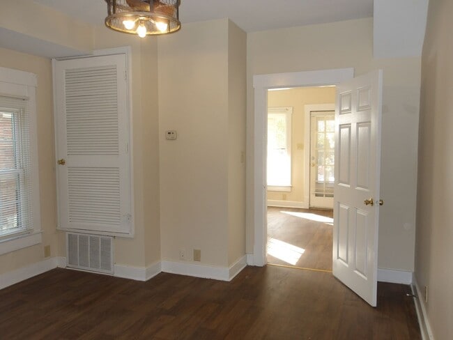 property at 629 W Ormsby Ave