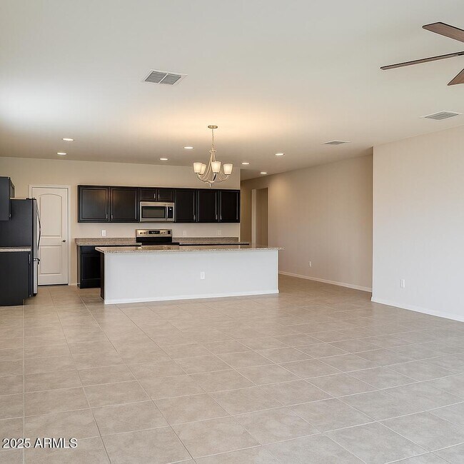 25698 W Desert Dr in Buckeye, AZ - Building Photo - Building Photo