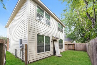 5811 Santa Cecilia Ln in Houston, TX - Building Photo - Building Photo
