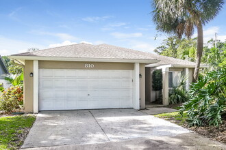 810 Grand Cayman Ct in Orlando, FL - Building Photo - Building Photo