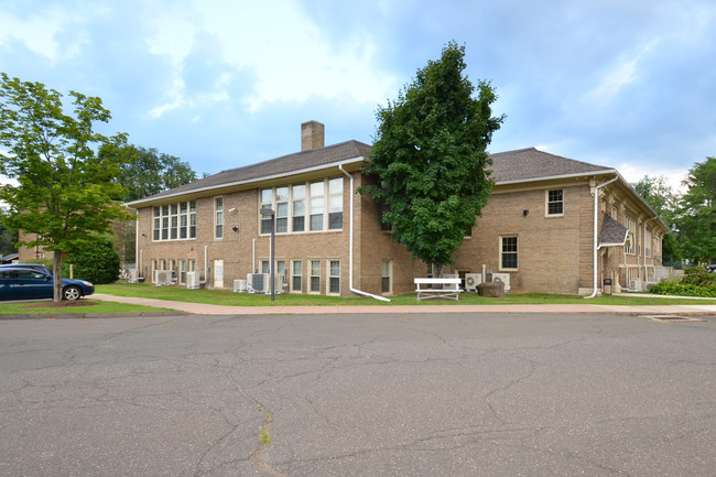 John Fitch Court Apartments in Windsor, CT - Building Photo - Building Photo