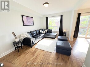 1087-1087 Ormond Dr in Oshawa, ON - Building Photo - Building Photo