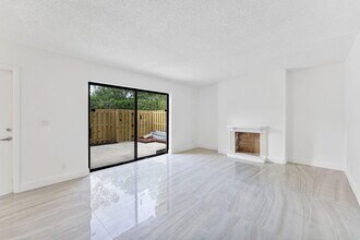 1624 Forest Lakes Cir in West Palm Beach, FL - Building Photo - Building Photo