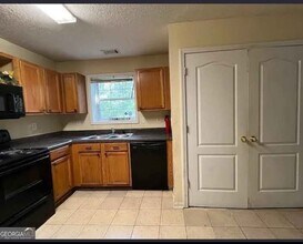 3955 Cypress Pointe Dr in Union City, GA - Building Photo - Building Photo