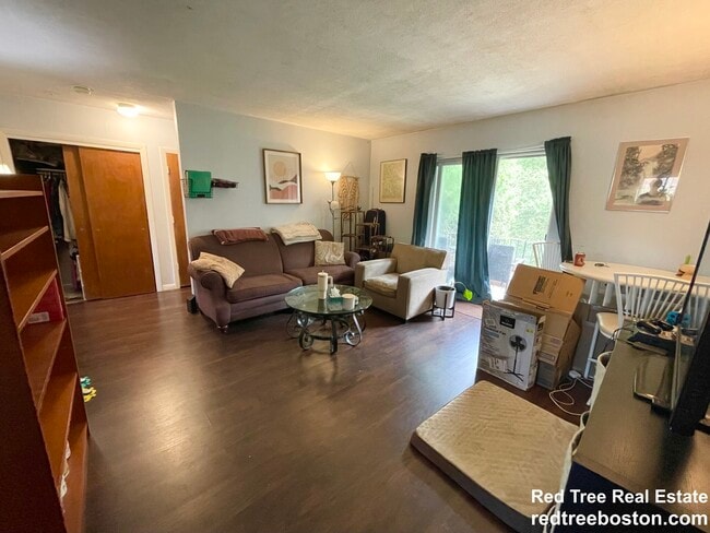 property at 33 Westgate Rd
