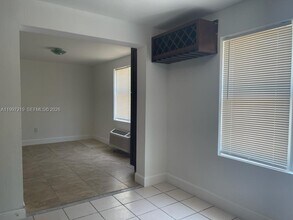 5800 Taylor St in Hollywood, FL - Building Photo - Building Photo