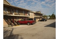 Hollyvale Apartments in Houston, TX - Foto de edificio - Building Photo