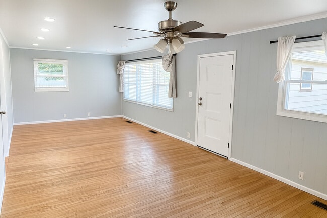 404 Thoria Rd in Batavia, IL - Building Photo - Building Photo