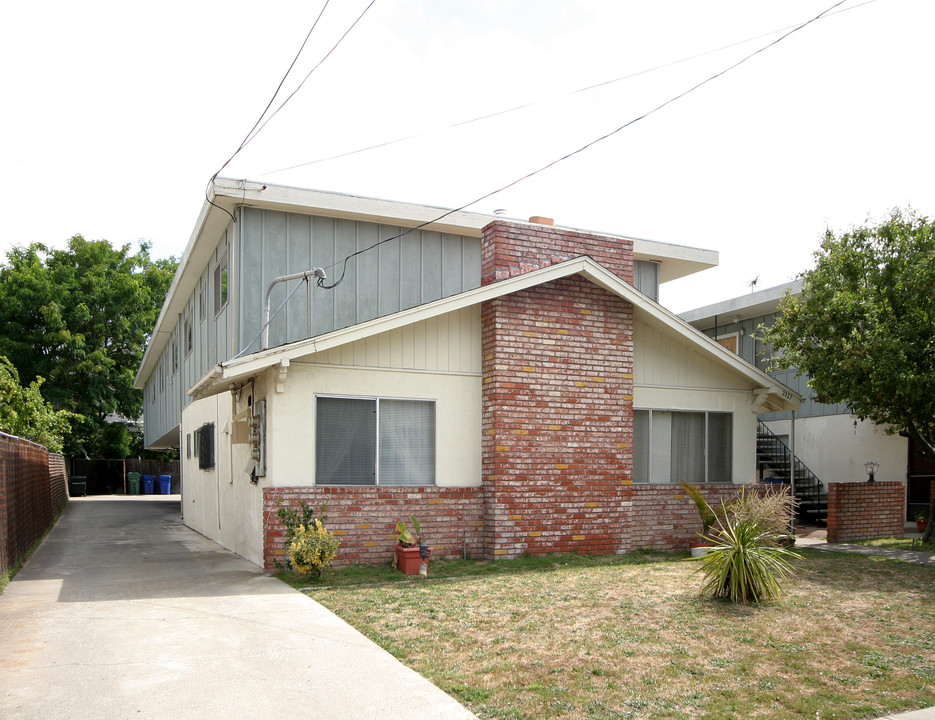 2027 Encinal Ave in Alameda, CA - Building Photo