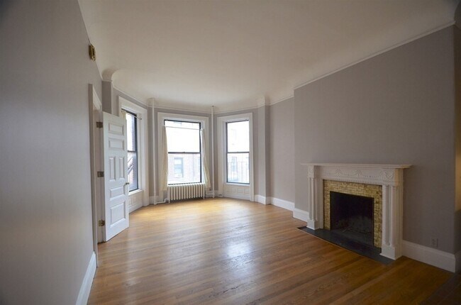 465 Commonwealth Ave, Unit 3 in Boston, MA - Building Photo - Building Photo