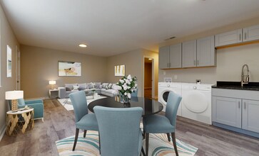 Welcome to The Trestles Apartments in Durham, NC - Foto de edificio - Building Photo