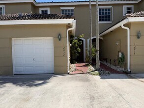 12032 SW 5th Ct in Pembroke Pines, FL - Building Photo - Building Photo