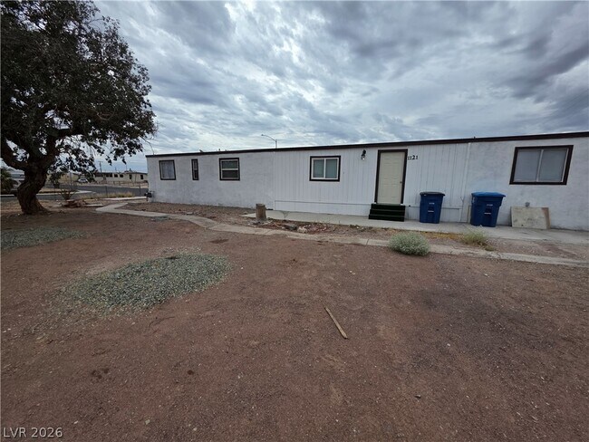 property at 1121 Pawnee Ln