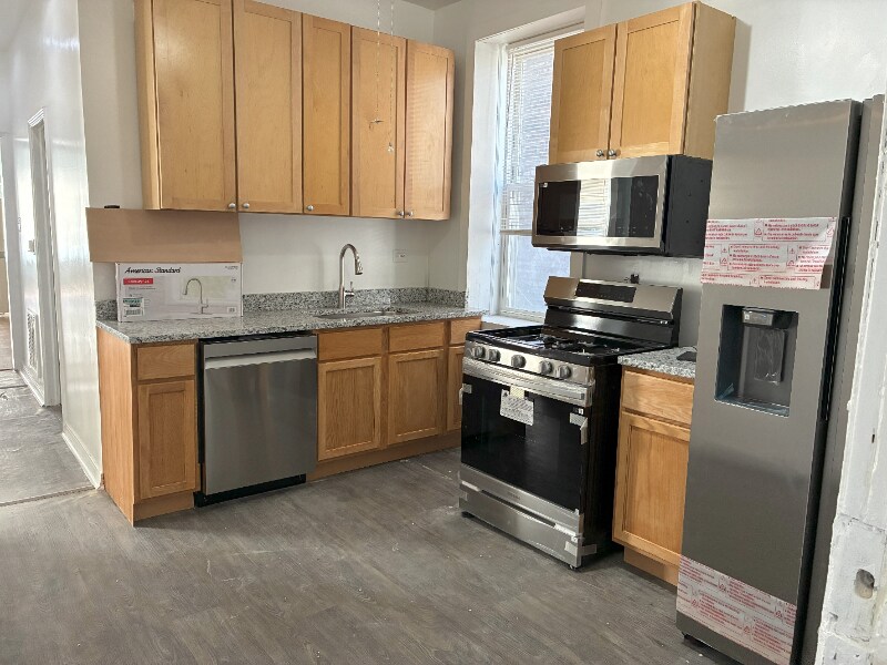 4910 W Van Buren St in Chicago, IL - Building Photo