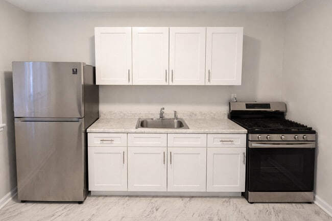 6710 S Merrill Ave in Chicago, IL - Building Photo - Building Photo