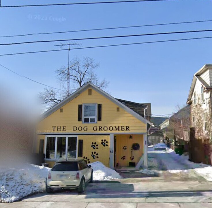 82 Main St E in Milton, ON - Building Photo