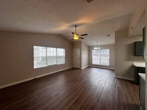 7345 Hollis St in Tallahassee, FL - Building Photo - Building Photo