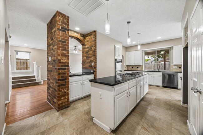 12526 Mill Hedge Dr