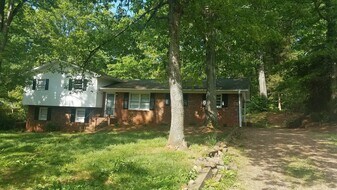 718 Lakedale Rd in Colfax, NC - Building Photo