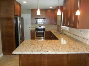 2021 Stratford Rd in Lawrence, KS - Building Photo - Building Photo