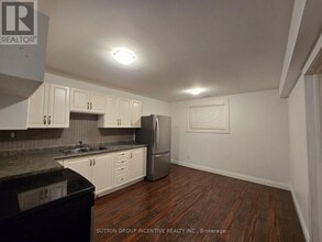 211 Cliff Rd in Barrie, ON - Building Photo - Building Photo