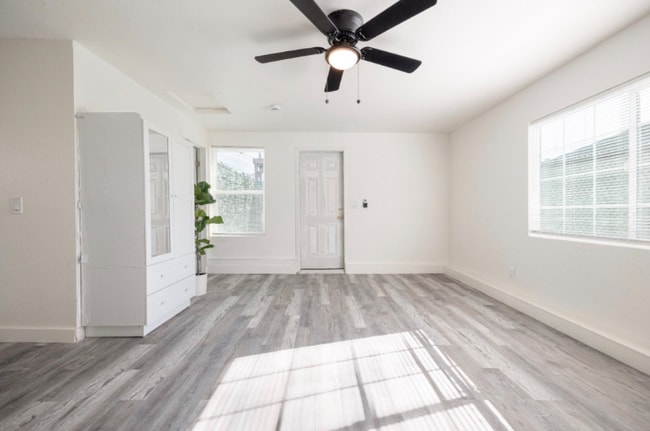 4344 Keeler Ave in San Diego, CA - Foto de edificio - Building Photo