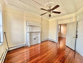 319 8TH St in Jersey City, NJ - Building Photo - Building Photo