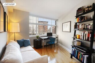 272 W 107th St in New York, NY - Building Photo - Building Photo
