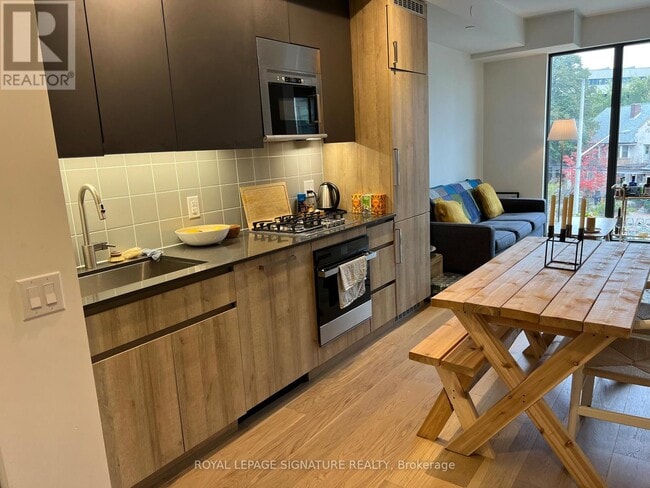 430 Roncesvalles Ave in Toronto, ON - Building Photo - Building Photo