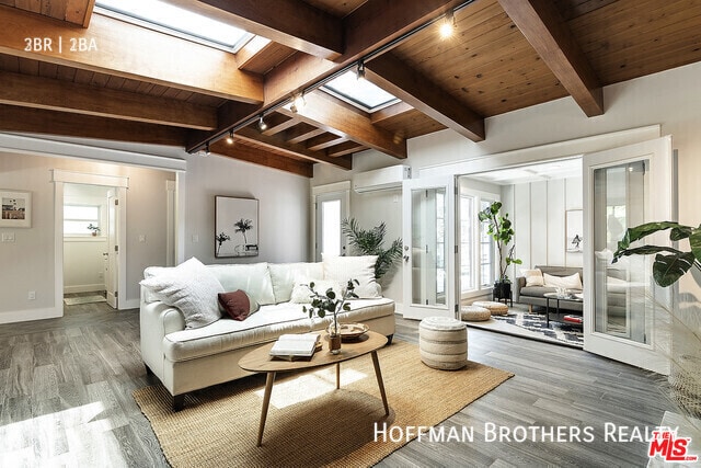 3908 Las Flores Canyon Rd in Malibu, CA - Foto de edificio - Building Photo