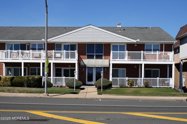 5 Ocean Ave in Belmar, NJ - Building Photo - Building Photo