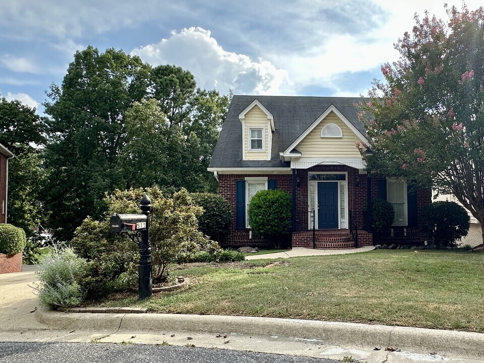 515 Meadow Ridge Cir in Birmingham, AL - Foto de edificio
