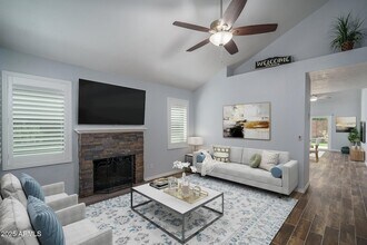 6820 S Roosevelt St in Tempe, AZ - Foto de edificio - Building Photo