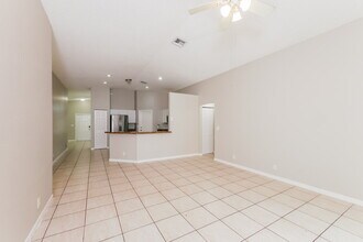 1414 E Harmony Lake Cir in Davie, FL - Building Photo - Building Photo
