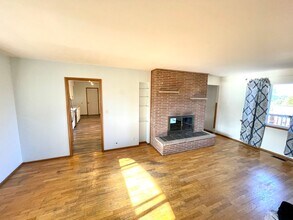1116 N Skyline Dr in Tacoma, WA - Building Photo - Building Photo