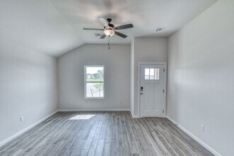 928 Varenna Ct in Norman, OK - Building Photo - Building Photo