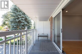 252 Apache Trail in Toronto, ON - Building Photo - Building Photo