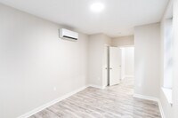 3131 Custer St photo'