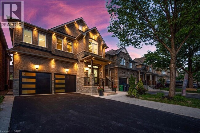 5 Freedom Oaks Trail in Brampton, ON - Building Photo - Building Photo