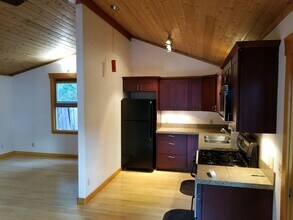 740 N Pine St in Ukiah, CA - Building Photo - Building Photo