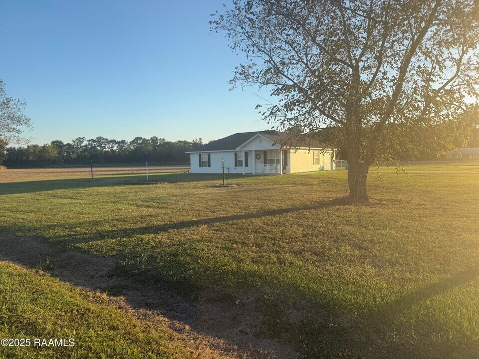 7309 US-71 in Washington, LA - Building Photo