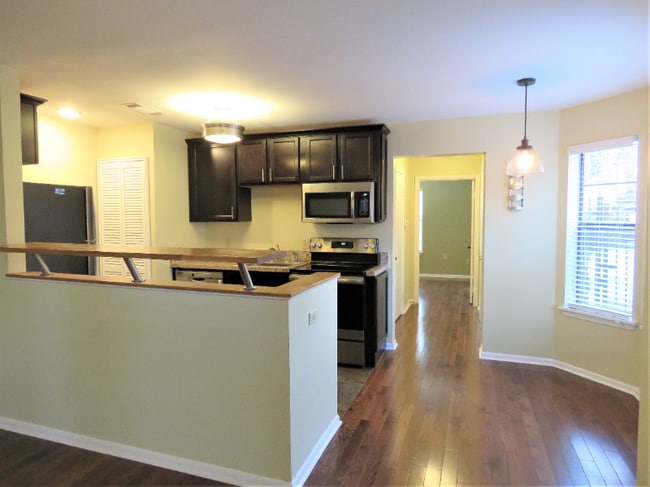 property at 518 E 7th St