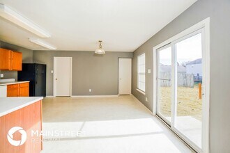 8825 Browns Valley Ln, Unit 16A in Indianapolis, IN - Building Photo - Building Photo